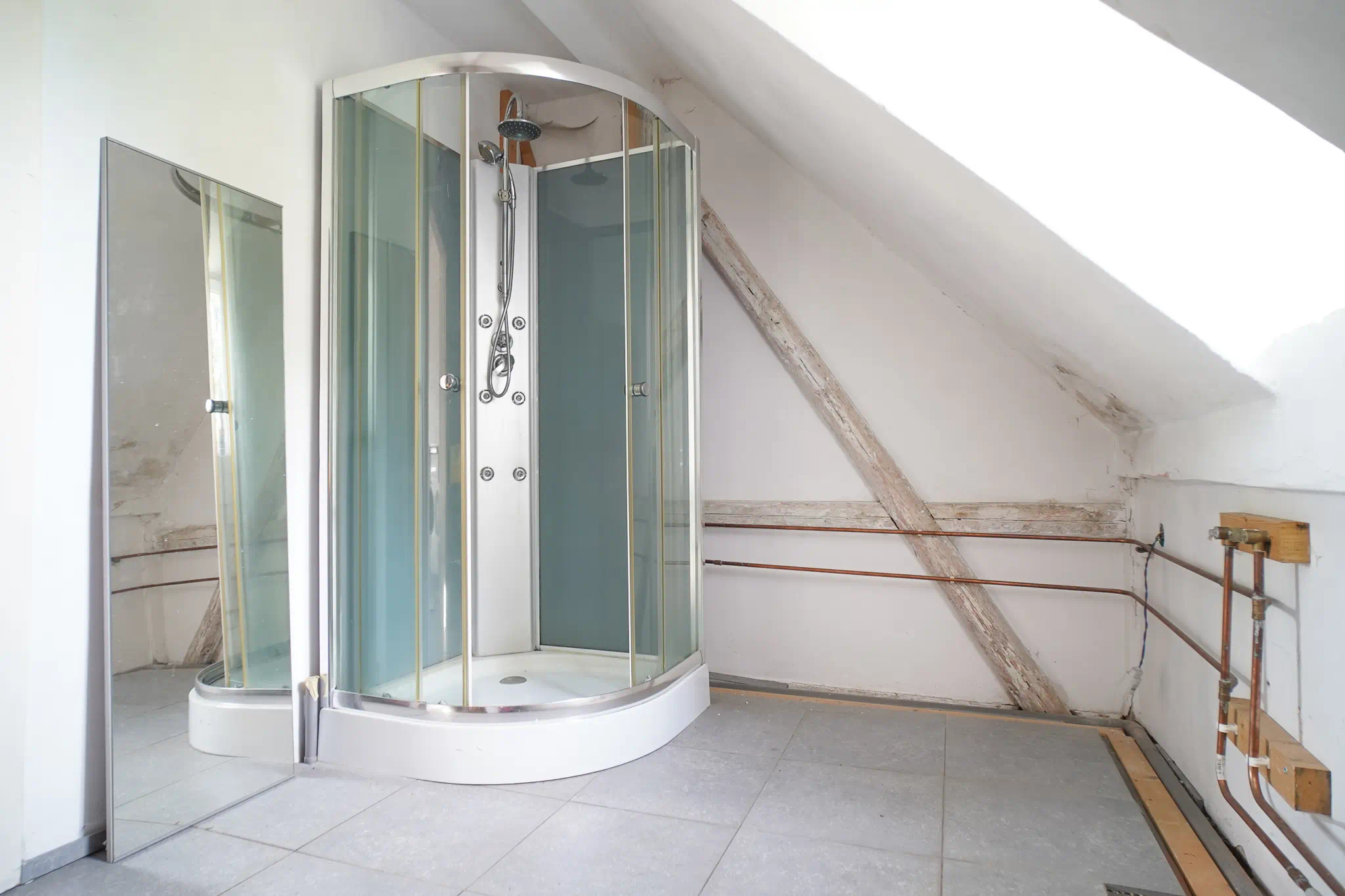 Badkamer in luxe, grote villa Vejprty, Ertsgebergte